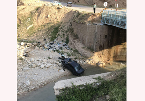۲ مصدوم در سقوط پژو به زیر پل