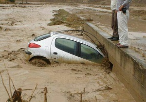 جاری شدن سیل در محور شادکام- قطروم بافق