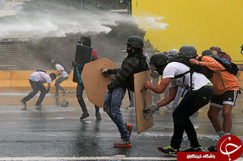 تصاویر روز: از کشف مقبره&zwnj;ای جدید در مصر تا عکس یادگاری با پل طلایی جاده ابریشم
