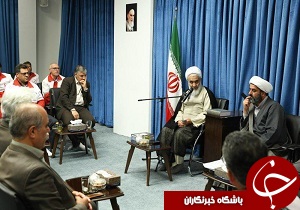دیدار اعضای هلال احمر با نماینده ولی فقیه