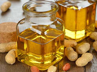 آشنایی با 5 مورد از خواص شگفت انگیز روغن بادام