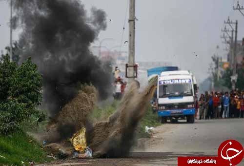 تصاویر روز: از گرامیداشت روز مادر پشت حصار مرزی مکزیک تا انفجار کنترل شده در نپال