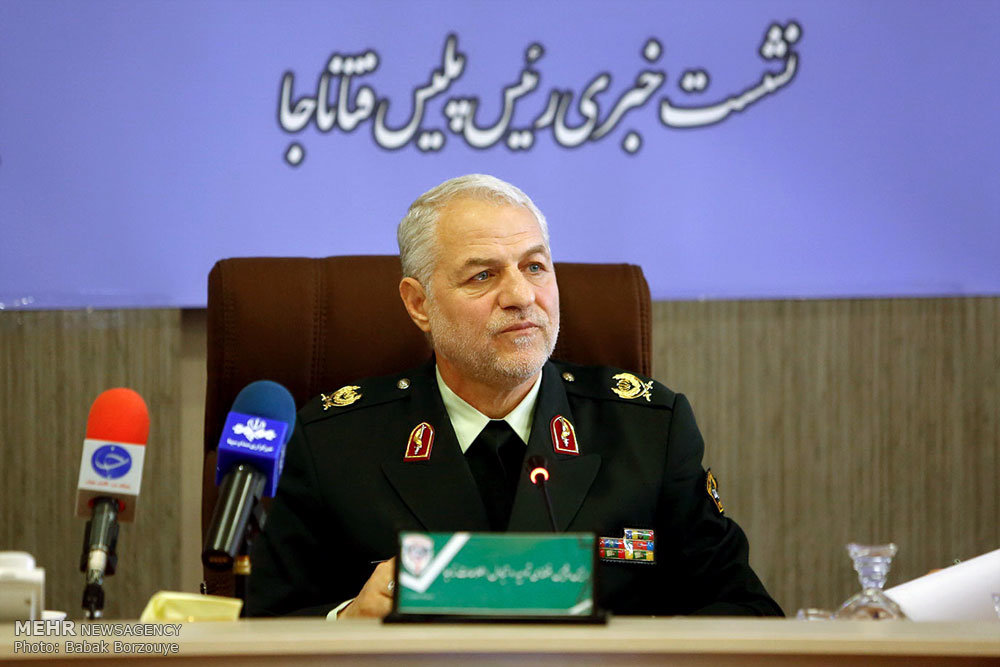 زنی که به دوستش حسادت می&zwnj;کرد، عکس&zwnj;های برهنه او را برای همسرش فرستاد