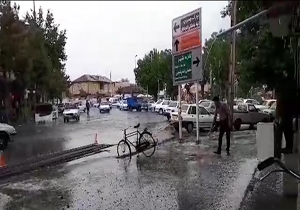 بارش تگرگ در سلماس + فیلم