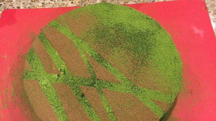 کیک رژیمی چای سبز، برای افراد چاق + طرز تهیه