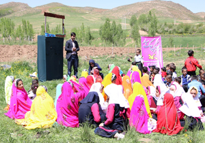 تئاتر کوچک سیار در مناطق محروم و روستایی