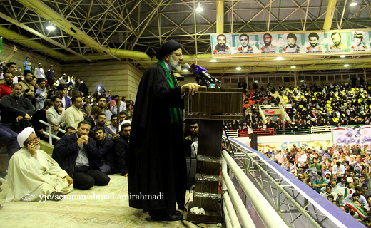 حضور حجت الاسلام رئیسی در جمع هوادارانش + گزارش تصویری