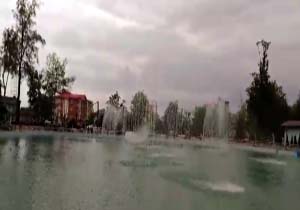 نمایی از آبنمای موزیکال در رشت + فیلم