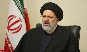 برخى در ايام انتخابات از اسامى هنرمندان استفاده تزئينى ميكنند/ عرصه هنر را به هنرمندان خواهيم سپرد