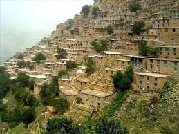روستای شمشیر؛ سکونت‌گاهی امن در سینه‌کش کوه