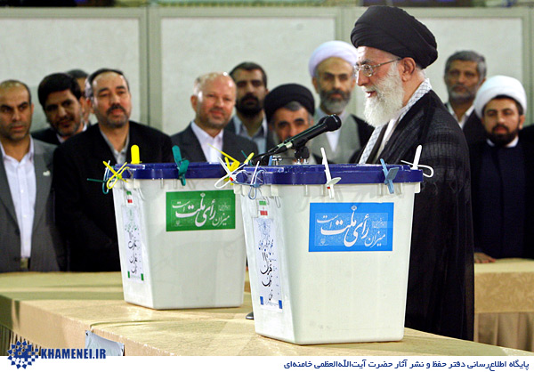 حضور مقام معظم رهبری در انتخابات ادوار ریاست جمهوری + تصاویر