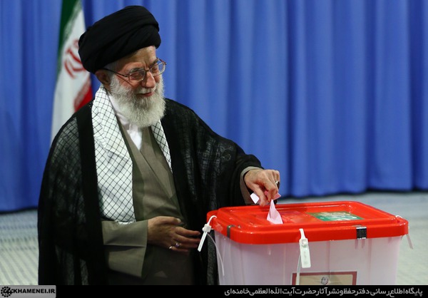 حضور مقام معظم رهبری در انتخابات ادوار ریاست جمهوری + تصاویر
