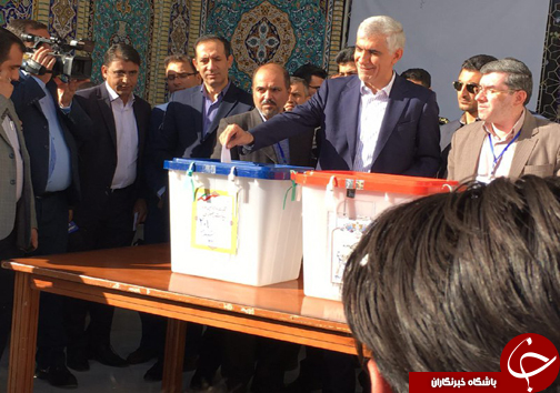 استاندار فارس رای خود را به صندوق انداخت + تصاویر