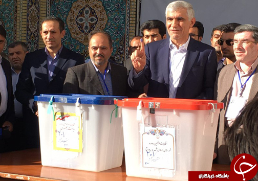 استاندار فارس رای خود را به صندوق انداخت + تصاویر