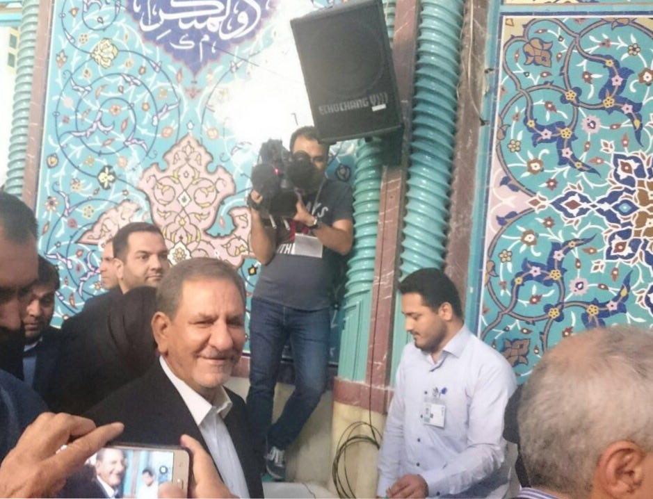 جهانگیری رای خود را در حسینیه ارشاد به صندوق انداخت+تصویر