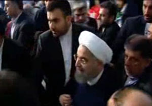 حضور روحانی در حسینیه ارشاد برای شرکت در انتخابات +فیلم