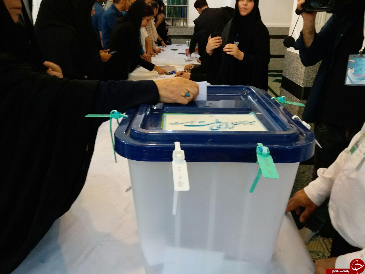 حضور پرشور بوشهری ها از نخستین لحظات انتخابات+تصاویر