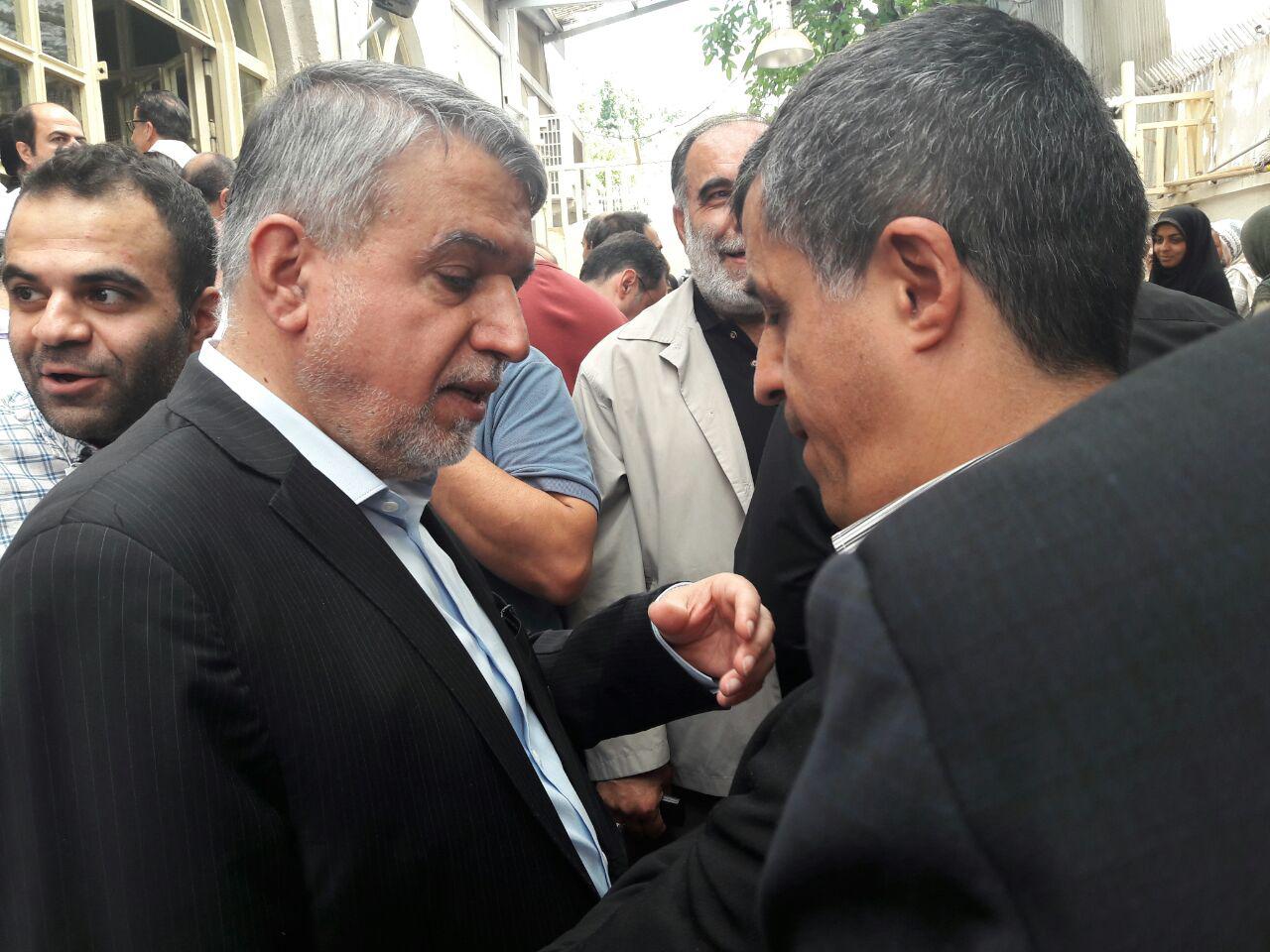 وزیر فرهنگ رأی خود را به صندوق انداخت+ تصویر