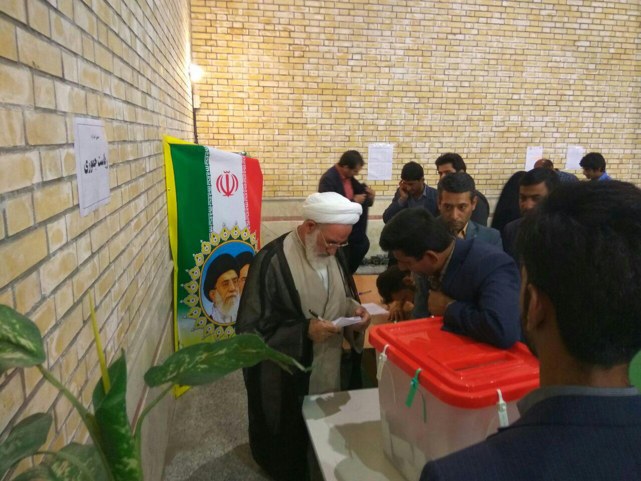 شناسایی و کشف انبار احتکار لاستیک و روغن موتور در سراوان