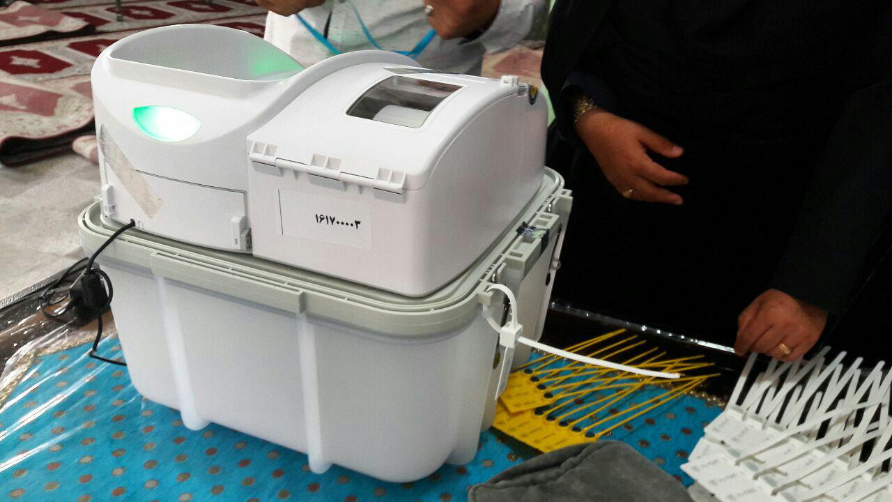 ۱۴ صندوق اخذ رای ثابت و سیار در مناطق کوهستانی کوهبنان