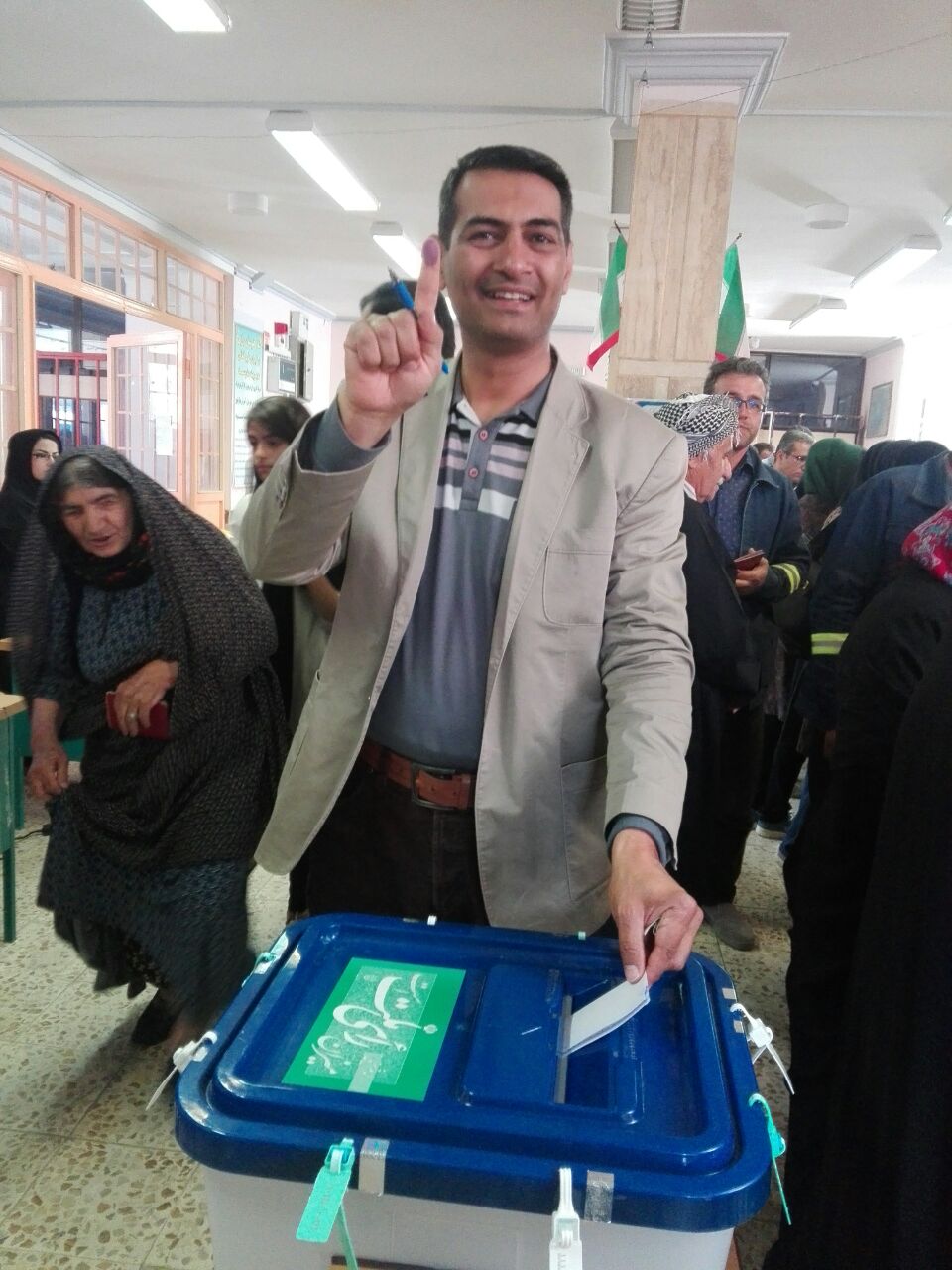 سنگ تمام مهابادی ها برای حضور در انتخابات