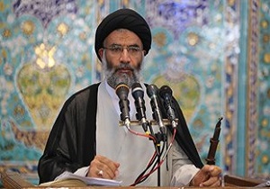 حضور امام جمعه آبادان وخرمشهر  در شعبه اخذ رای