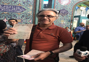 حضور عمو فیتیله‌ای در پای صندوق رای + فیلم