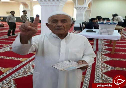 حضورپرشور اهل سنت و اقوام  هرمزگان مختلف در انتخابات + تصویر