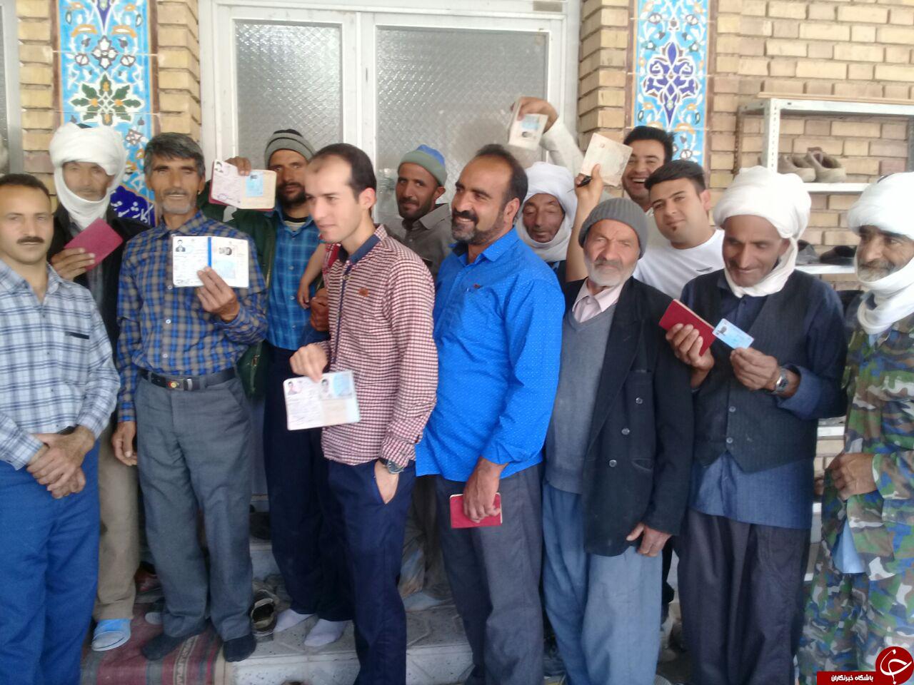 حضور پرشور ساکنین خاشن در روز انتخابات + تصاویر