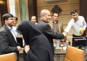 بازدید استاندار چهارمحال و بختیاری از ستاد انتخابات