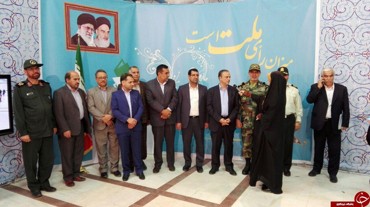 بازدید استاندار کرمان از شعب أخذ رأی