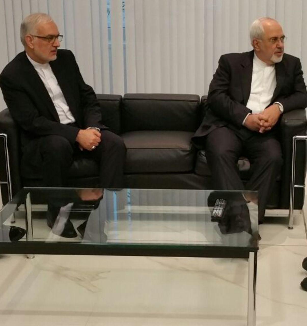 ظریف وارد آتن شد