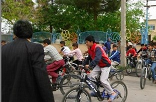 مسابقه دوچرخه&zwnj;سواری در بندر دیر