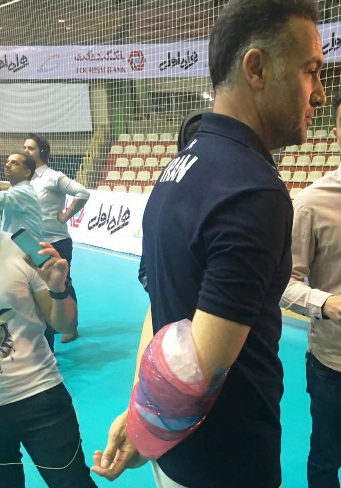 اتفاق عجيب در تمرين واليبال + عكس