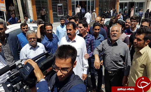 تجمع سپرده گذاران بازهم مقابل این موسسه درخیابان بهشتی زاهدان+تصاویر
