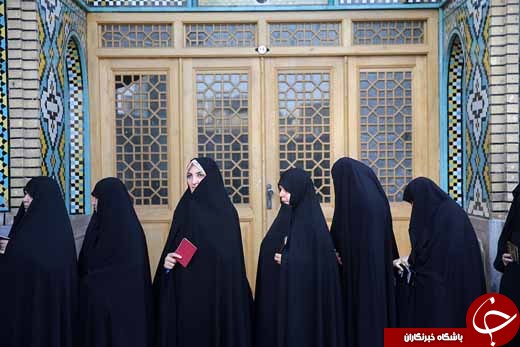 تصاویر هفته: از برگزاری انتخابات ریاست جمهوری ایران تا آزمایش موشک دوربرد کره شمالی