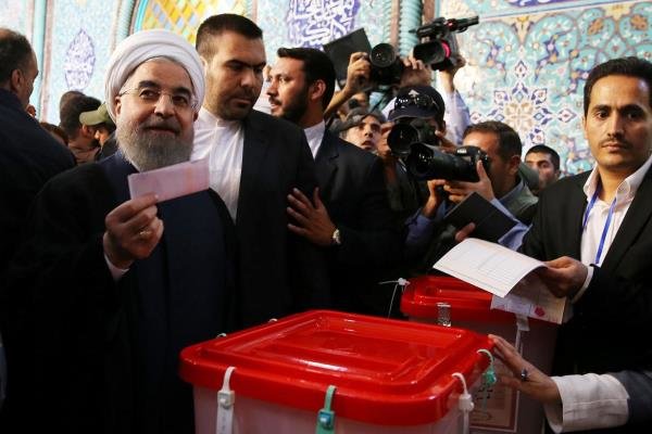مکرون بر اجرای توافقنامه هسته ای ایران تاکید کرد