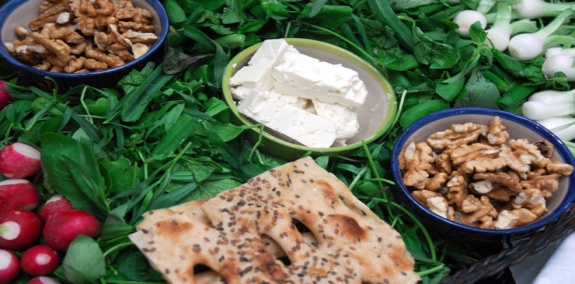 پذیرایی متفاوت از دانشجویان با میوه و سبزیجات