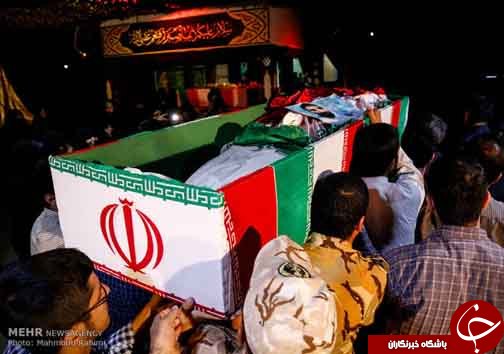آخرین دعای مادر در وداع با پیکر فرزند / حاشیه وداع با پیکر شهید مدافع حرم &laquo;علیرضا قبادی&raquo;+عکس