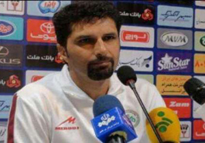 از تلاش و جنگندگی تیم خود راضی هستم