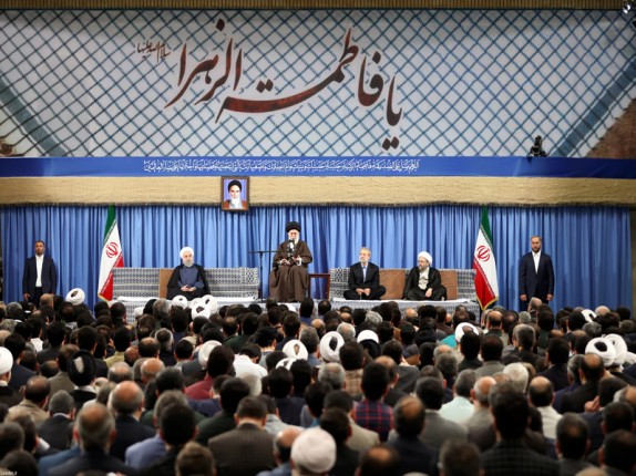 آمريكا و صهيونيست&zwnj;ها با جمهوری اسلامی مخالفند چون اسلام در ایران بارزتر است/ کاندیداها به مردم قول دهند برای بازکردن گره&zwnj;ها نگاهشان به بیرون از مرزها نباشد