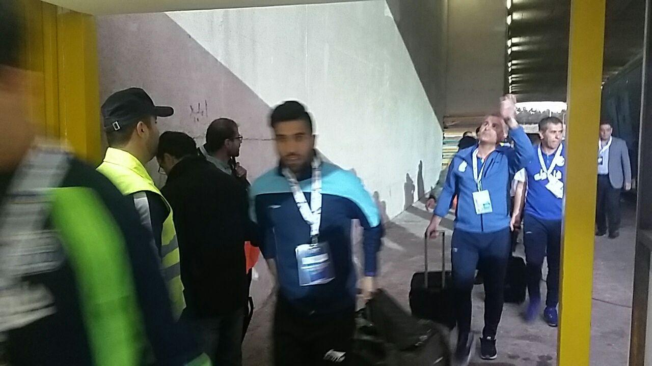 آماده سازى طرح موزاييكى در ورزشگاه آزادی/ بازار سیاه بلیت فروشی در ورزشگاه/ شعار آبی ها علیه بازیکن پرسپولیسی