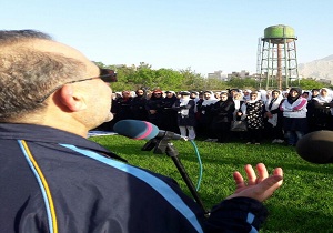 پروفسور معصومی در جمع ورزشکاران صبحگاهی