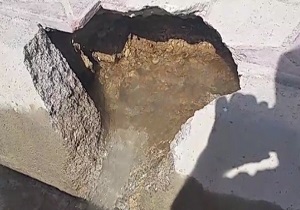 ترکیدگی لوله آب شرب در خیابان + فیلم