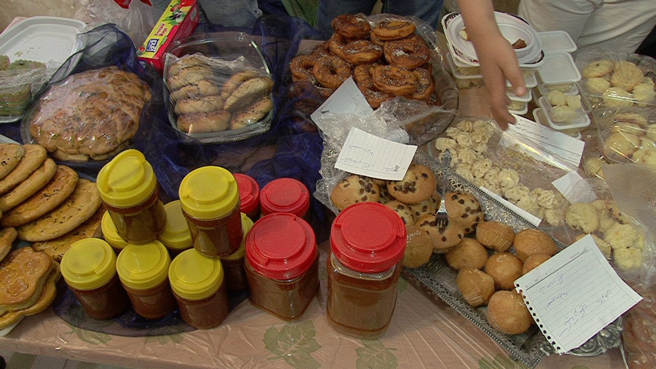 برپایی بازارچه خیریه برای حمایت از بیماران سرطانی در مراغه+تصاویر