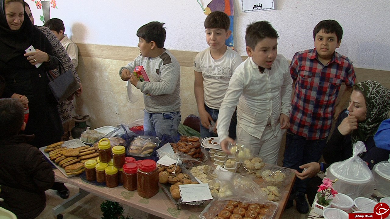 برپایی بازارچه خیریه برای حمایت از بیماران سرطانی در مراغه+تصاویر