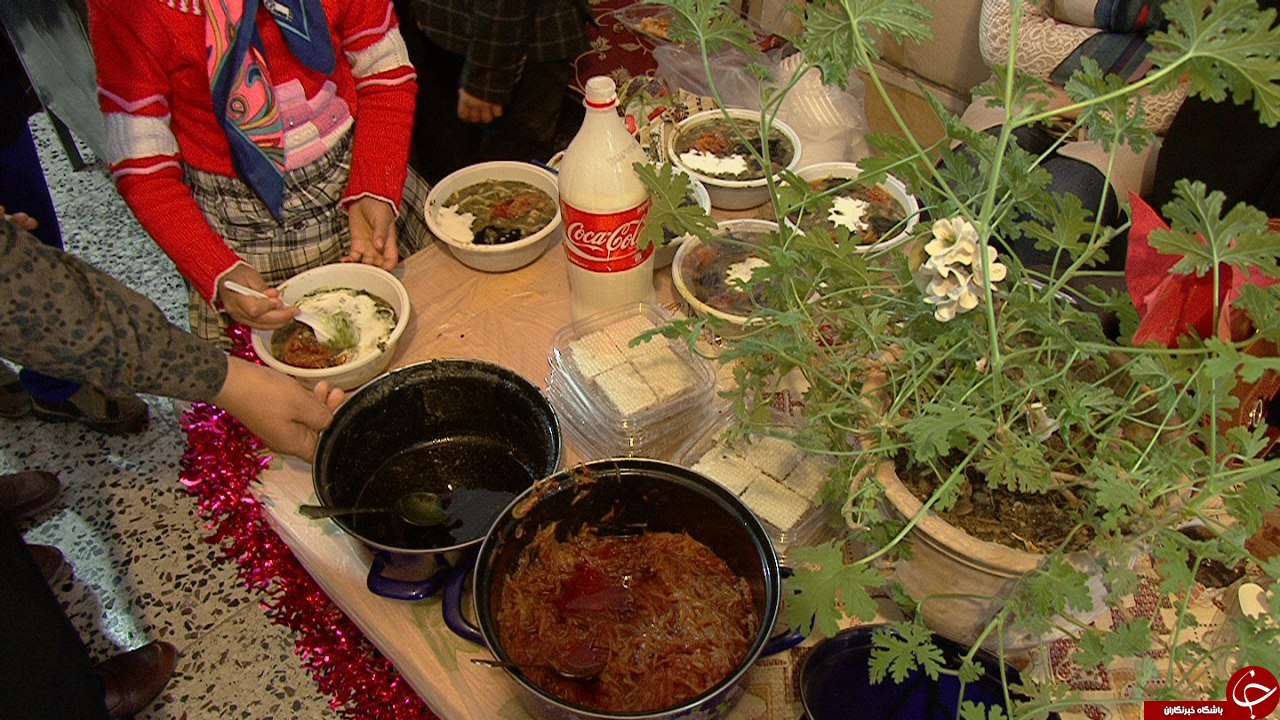 برپایی بازارچه خیریه برای حمایت از بیماران سرطانی در مراغه+تصاویر