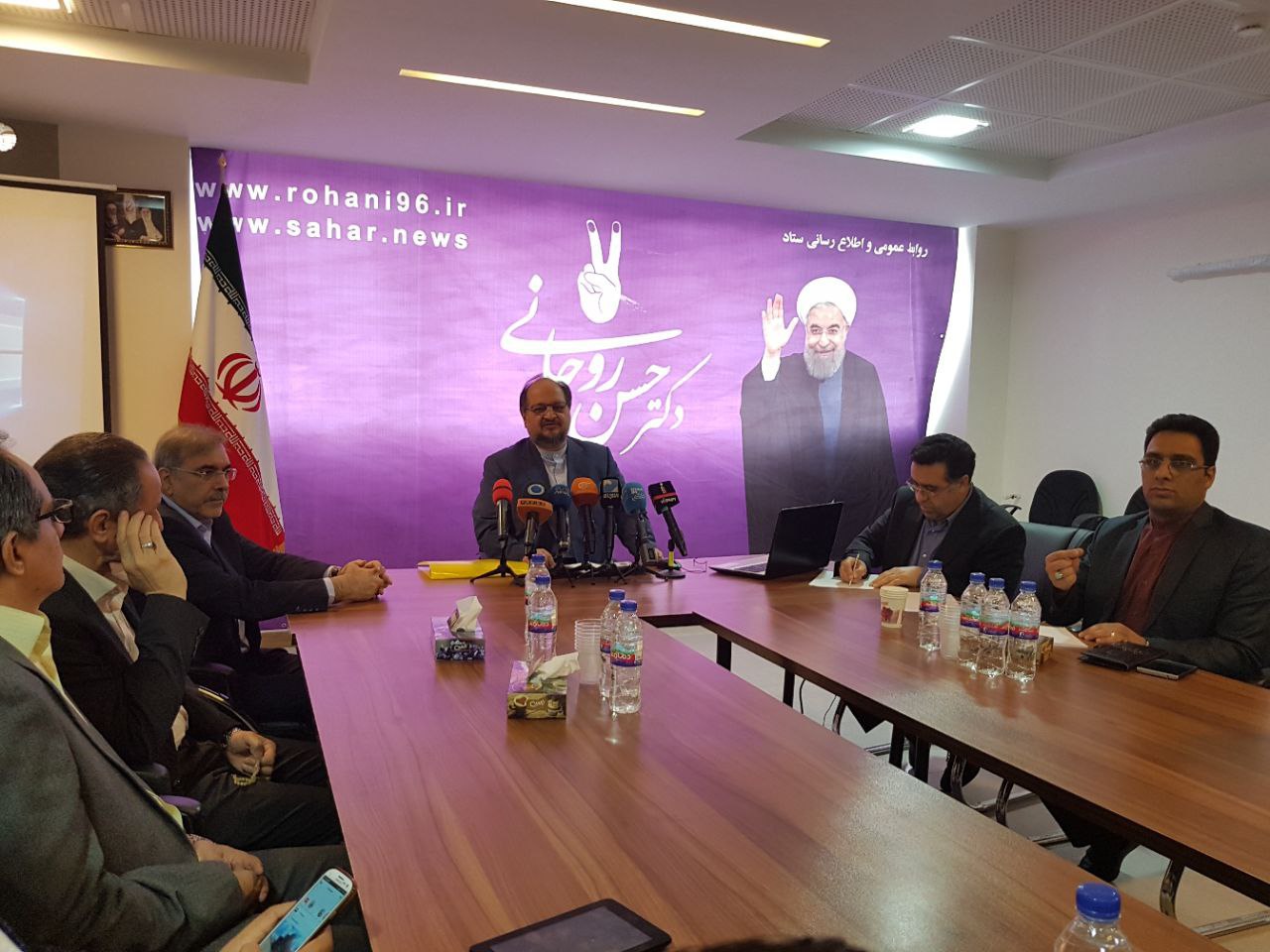 شریعتمداری: حق تعیین سرنوشت برای انتخاب بالاترین مقام اجرایی کشور برعهده مردم است