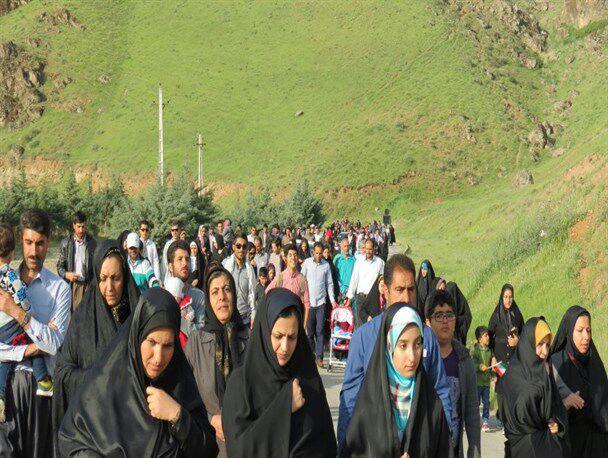 حضور 200 نفری فرهنگیان در همایش بزرگ پیاده روی