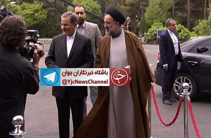 جهانگیری برای برگزاری اولین مناظره وارد صدا و سیما شد